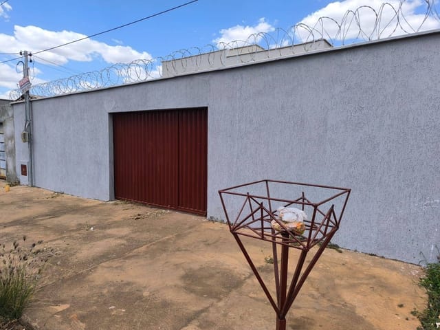 Casa com 231m² 3 quartos e 2 banheiros, à venda, no bairro Residencial Triunfo II em Goianira