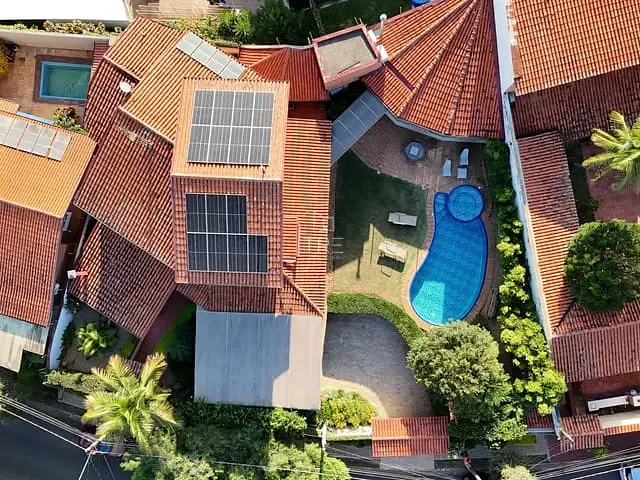 Casa com 750m² 4 quartos e 5 banheiros, à venda, no bairro Vila Brandina em Campinas