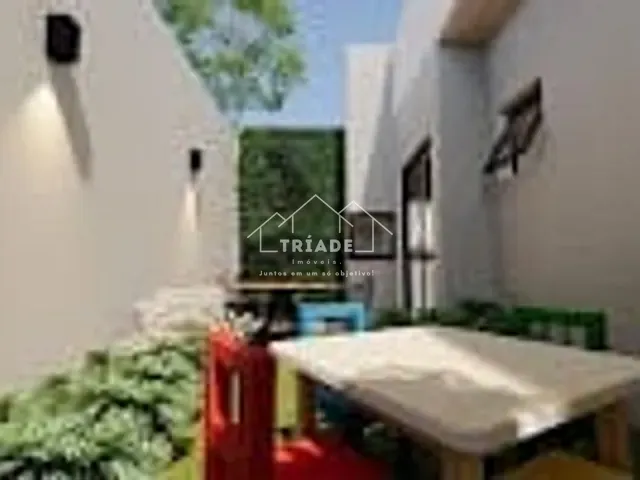 Casa 2 quartos e 1 banheiro, à venda, no bairro Santa Cândida em Curitiba
