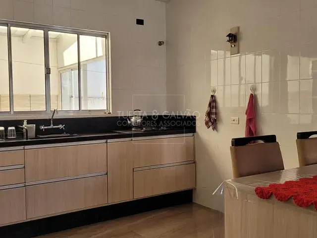 Casa com 189m² 3 quartos e 1 banheiro, à venda, no bairro Xaxim em Curitiba