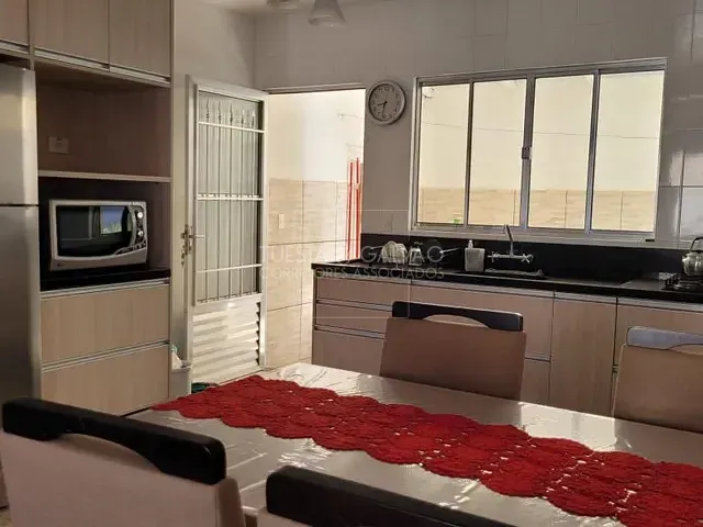 Casa com 189m² 3 quartos e 1 banheiro, à venda, no bairro Xaxim em Curitiba