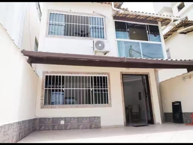 Casa com 160m² 4 quartos e 3 banheiros, à venda, no bairro Extensão do Bosque em Rio das Ostras