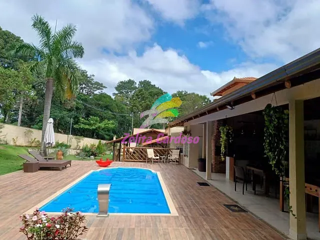 Casa com 2100m² 4 quartos e 6 banheiros, à venda, no bairro Condomínio Vale do Ouro em Ribeirão das Neves