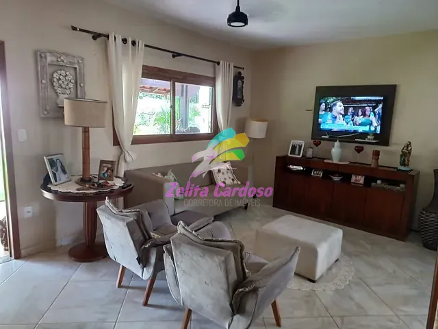 Casa com 2100m² 4 quartos e 6 banheiros, à venda, no bairro Condomínio Vale do Ouro em Ribeirão das Neves