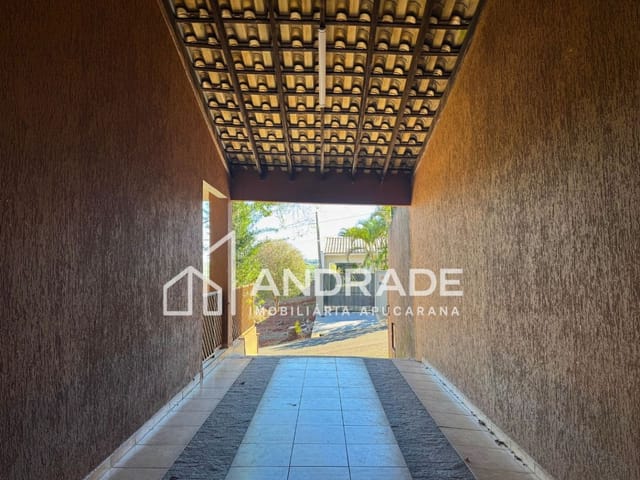 Casa com 500m² 3 quartos e 3 banheiros, à venda, no bairro Vila Santa Terezinha em Apucarana
