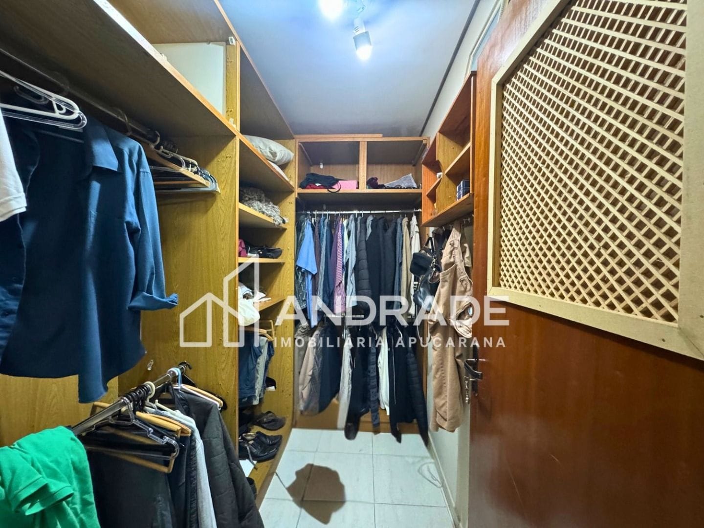 Casa à venda com 3 quartos, 241m² - Foto 17