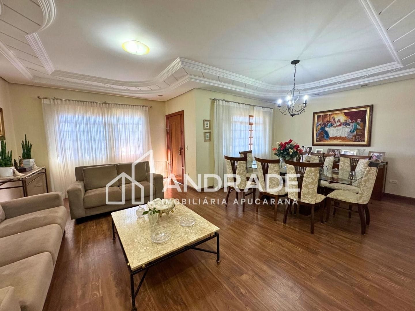 Casa à venda com 3 quartos, 241m² - Foto 10