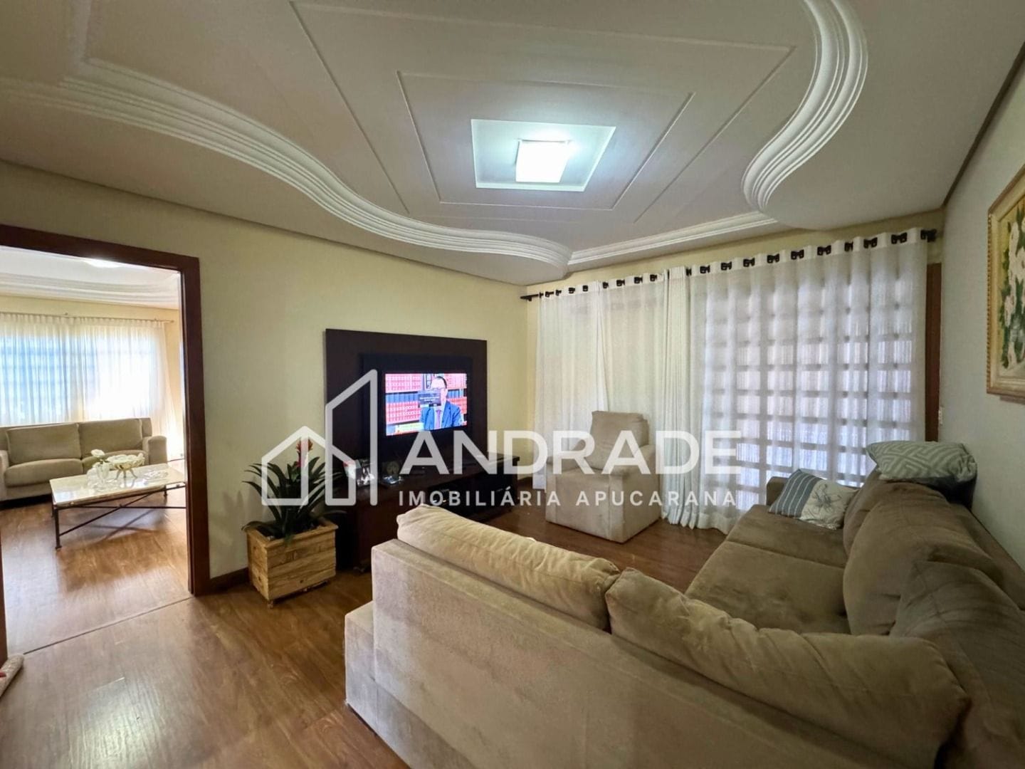 Casa à venda com 3 quartos, 241m² - Foto 14