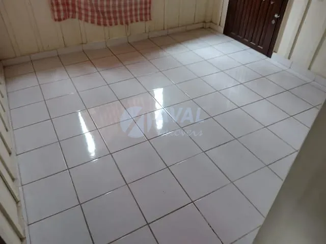 Casa 3 quartos e 1 banheiro, para alugar, no bairro Capão da Imbuia em Curitiba