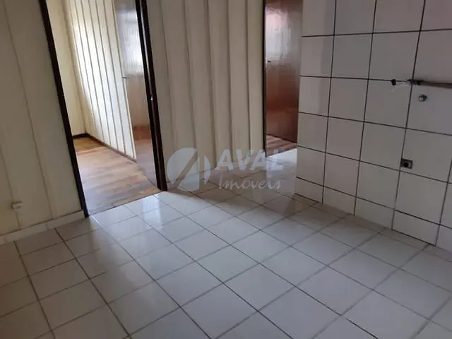 Casa 3 quartos e 1 banheiro, para alugar, no bairro Capão da Imbuia em Curitiba