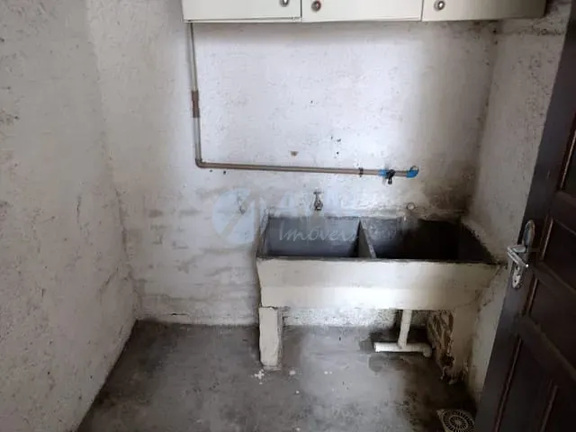 Casa 3 quartos e 1 banheiro, para alugar, no bairro Capão da Imbuia em Curitiba