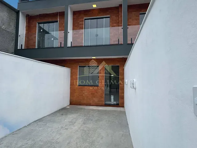 Casa 2 quartos e 2 banheiros, à venda, no bairro Parque Independência III em Juiz de Fora