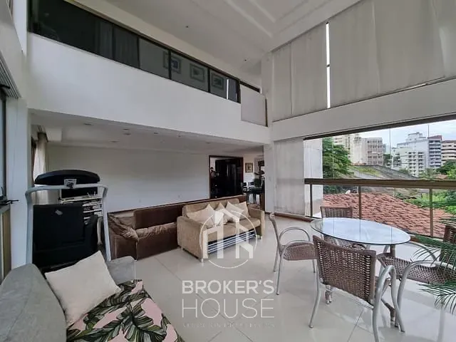 Casa com 380m² 4 quartos e 6 banheiros, à venda ou para alugar, no bairro Santa Lucia em Vitória