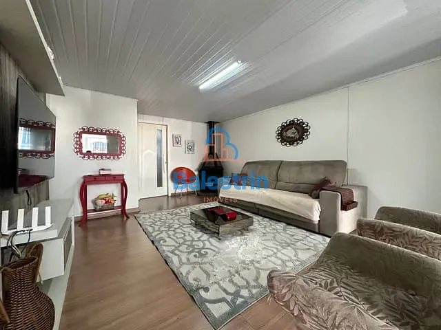 Casa 3 quartos e 1 banheiro, à venda, no bairro Jardim das Hortências em Fraiburgo