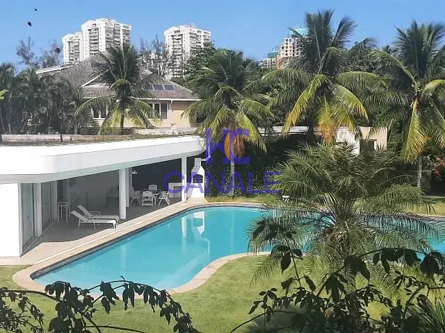 Casa com 3200m² 5 quartos e 2 banheiros, à venda, no bairro BARRA DA TIJUCA em Rio De Janeiro