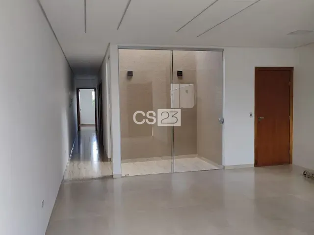 Casa com 149m² 3 quartos e 3 banheiros, à venda, no bairro Califórnia em Londrina