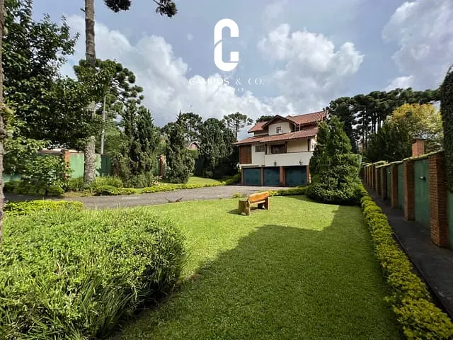 Casa com 1005m² 3 quartos e 4 banheiros, à venda, no bairro Vila Capivari em Campos Do Jordão