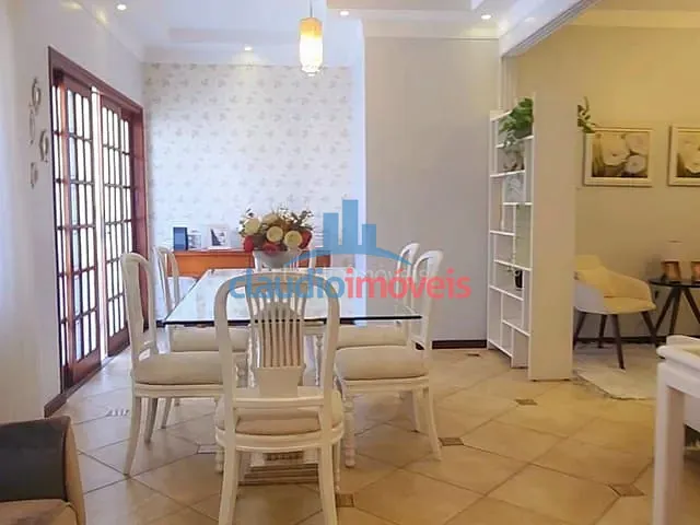 Casa 3 quartos e 1 banheiro, à venda, no bairro Ano Bom em Barra Mansa