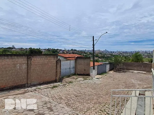 Casa com 600m² 2 quartos e 1 banheiro, à venda, no bairro Setor Habitacional Arniqueira em Brasília