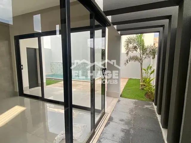 Casa com 250m² 4 quartos e 6 banheiros, à venda, no bairro Tijucal em Cuiabá