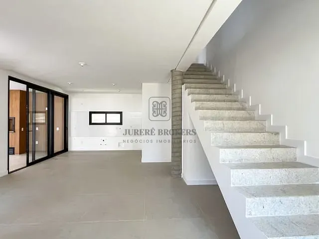 Casa 3 quartos e 4 banheiros, à venda, no bairro Cacupé em Florianópolis