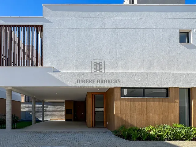 Casa 3 quartos e 4 banheiros, à venda, no bairro Cacupé em Florianópolis