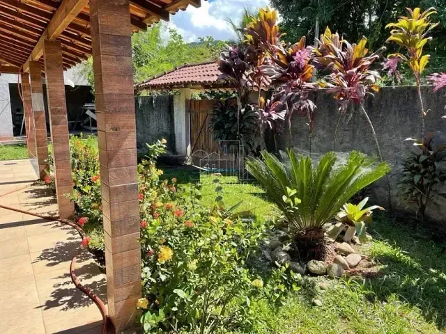 Casa com 1000m² 3 quartos e 2 banheiros, à venda, no bairro Cidade Jardim Guapimirim em Guapimirim