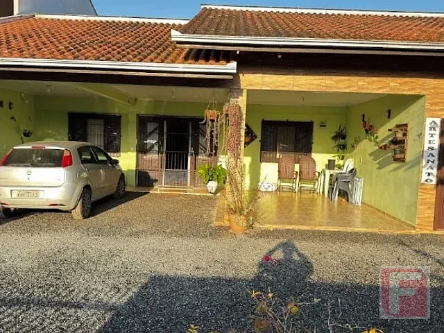 Casa 4 quartos e 3 banheiros, à venda, no bairro Distrito de Sai em Sai