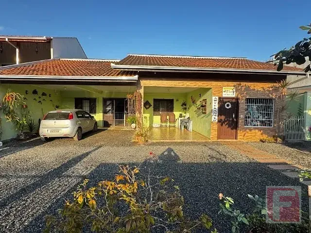Casa 4 quartos e 3 banheiros, à venda, no bairro Distrito de Sai em Sai