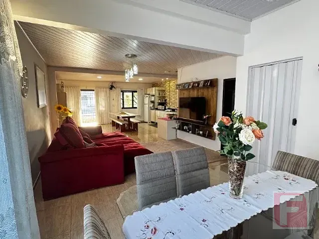 Casa 4 quartos e 3 banheiros, à venda, no bairro Distrito de Sai em Sai