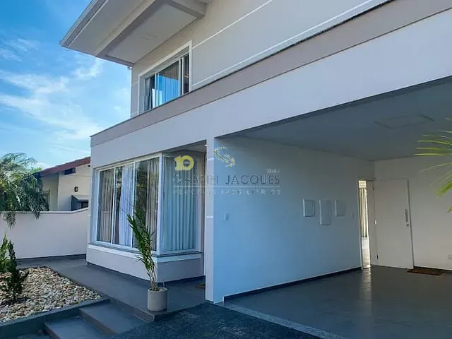 Casa com 360m² 3 quartos e 3 banheiros, à venda, no bairro Pedra Branca em Palhoça