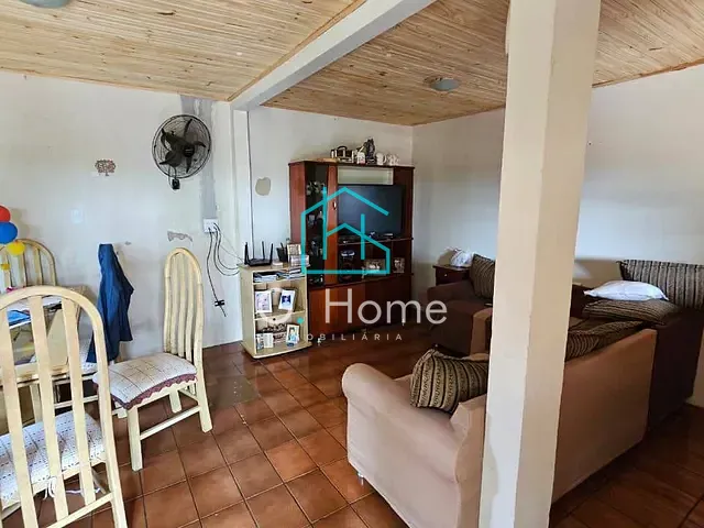Casa com 375m² 3 quartos e 1 banheiro, à venda, no bairro Parigot de Souza 2 em Londrina