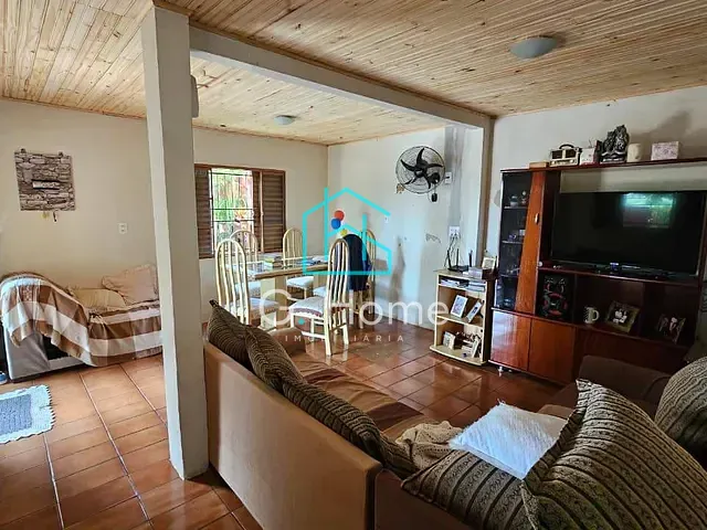 Casa com 375m² 3 quartos e 1 banheiro, à venda, no bairro Parigot de Souza 2 em Londrina