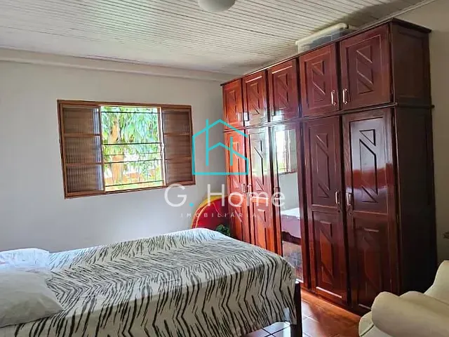Casa com 375m² 3 quartos e 1 banheiro, à venda, no bairro Parigot de Souza 2 em Londrina
