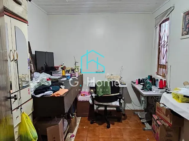 Casa com 375m² 3 quartos e 1 banheiro, à venda, no bairro Parigot de Souza 2 em Londrina
