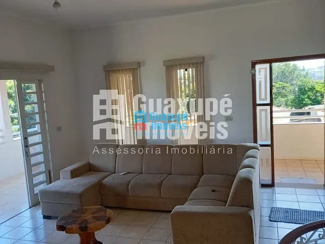 Casa com 360m² 3 quartos e 2 banheiros, à venda, no bairro Agenor de Lima em GUAXUPÉ