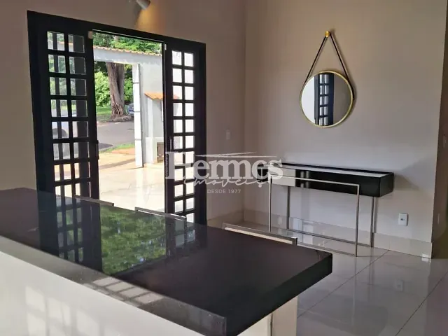 Casa com 350m² 3 quartos e 3 banheiros, à venda ou para alugar, no bairro Jardim Vista Alegre em Paulínia