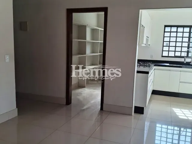 Casa com 350m² 3 quartos e 3 banheiros, à venda ou para alugar, no bairro Jardim Vista Alegre em Paulínia