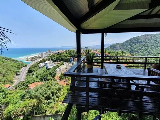 Casa com 2000m² 5 quartos e 4 banheiros, à venda, no bairro Joá em Rio de Janeiro