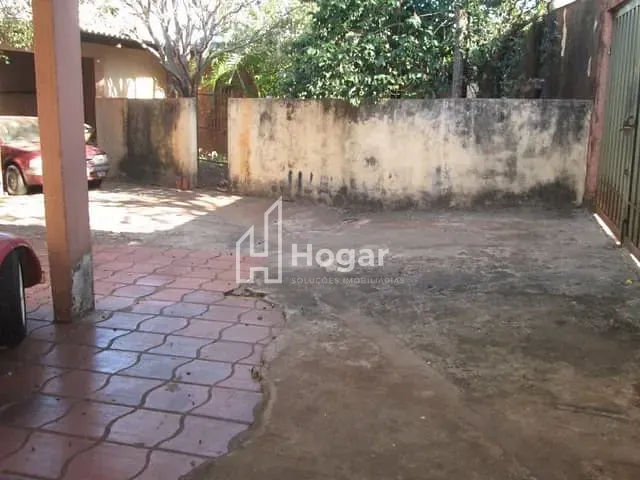 Casa com 323m² 3 quartos e 2 banheiros, à venda, no bairro Vila Larsen 1 em Londrina