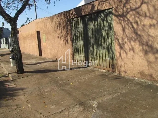 Casa com 323m² 3 quartos e 2 banheiros, à venda, no bairro Vila Larsen 1 em Londrina