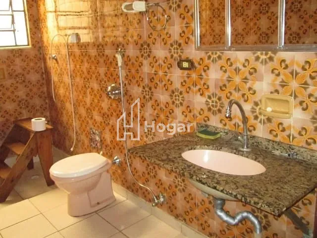 Casa com 323m² 3 quartos e 2 banheiros, à venda, no bairro Vila Larsen 1 em Londrina