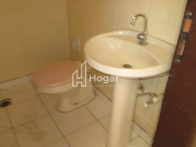 Casa com 323m² 3 quartos e 2 banheiros, à venda, no bairro Vila Larsen 1 em Londrina
