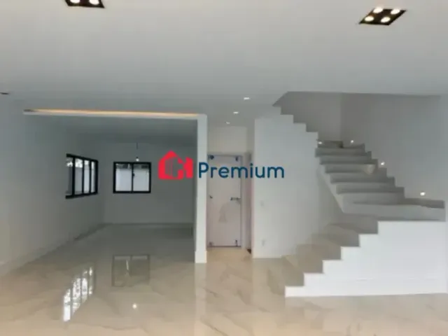 Casa 3 quartos e 5 banheiros, à venda, no bairro Recreio dos Bandeirantes em Rio de Janeiro