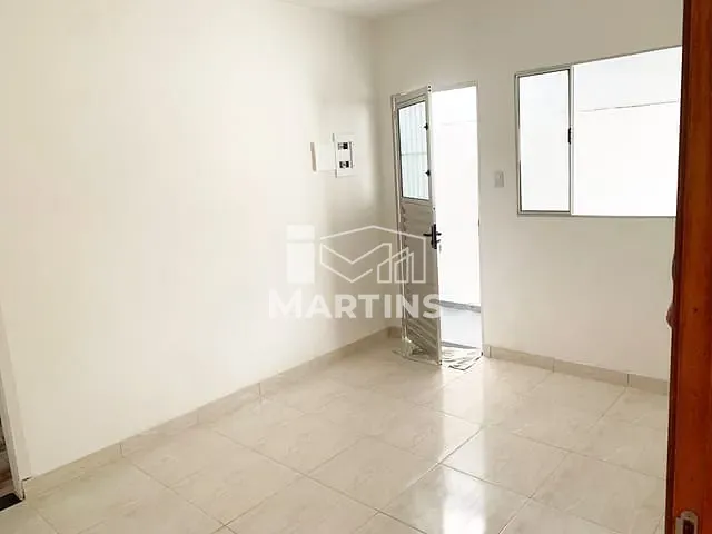 Casa 1 quarto e 1 banheiro, para alugar, no bairro Jardim Campo Limpo em São Paulo