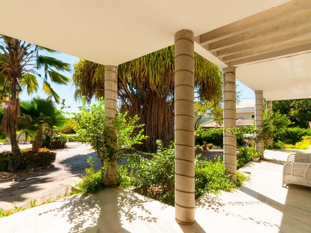 Casa com 1550m² 16 quartos e 18 banheiros, à venda, no bairro Aldeia da Praia em Guarapari