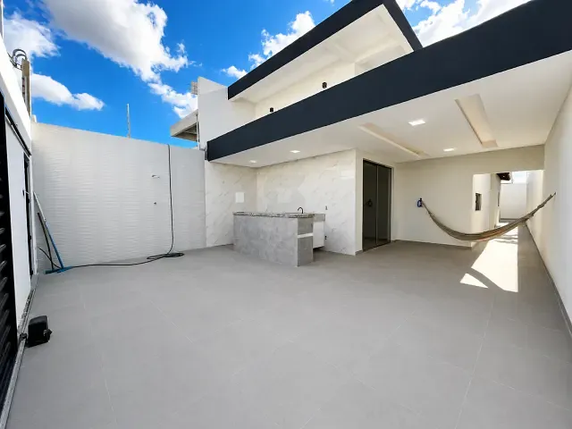 Casa 3 quartos e 4 banheiros, à venda, no bairro Clériston Andrade em Paulo Afonso