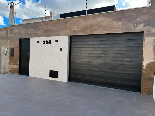 Casa 3 quartos e 4 banheiros, à venda, no bairro Clériston Andrade em Paulo Afonso