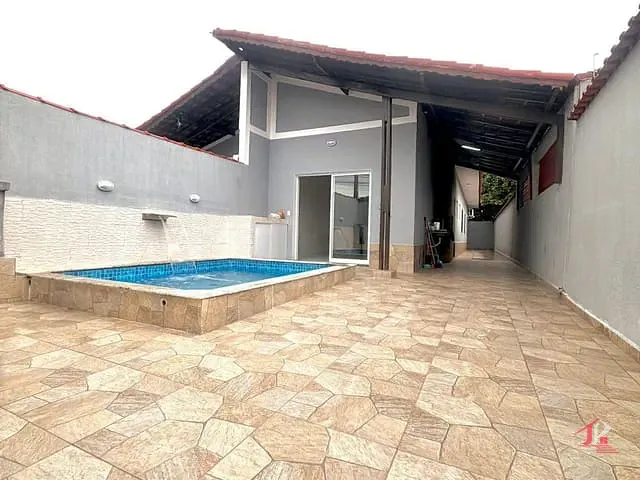 Casa com 182m² 3 quartos e 2 banheiros, à venda, no bairro Agenor de Campos em Mongaguá