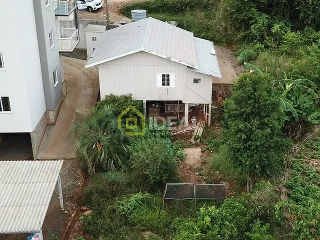 Casa com 65m² 3 quartos e 1 banheiro, à venda, no bairro Petrópolis em Concórdia